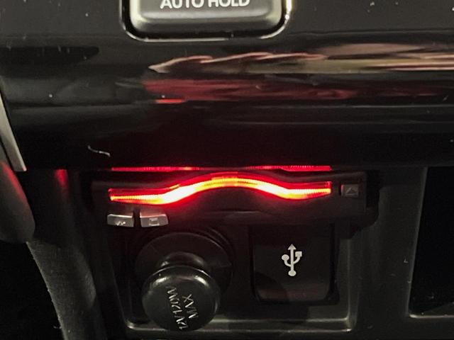 デリカＤ：５ Ｇ　パワーパッケージ　４ＷＤ　ディーゼル（軽油）　両側電動ドア　後席モニター　バックカメラ　衝突被害軽減システム　レーダークルーズ　禁煙車　電動リアゲート　パワーシート　ドラレコ　スマートキー　ＬＥＤヘッド　ＥＴＣ（6枚目）