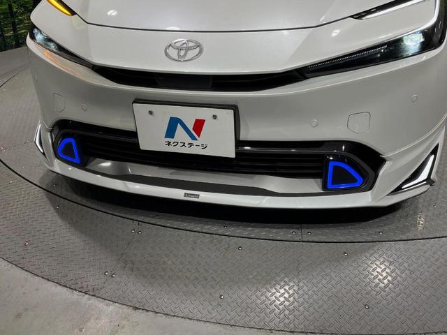 プリウス Ｚ　フルエアロ　バックカメラ　衝突被害軽減システム　レーダークルーズ　禁煙車　電動リアゲート　レザー調シート　前席シートエアコン　パワーシート　コーナーセンサー　スマートキー　ＬＥＤヘッド　ＥＴＣ２．０（4枚目）
