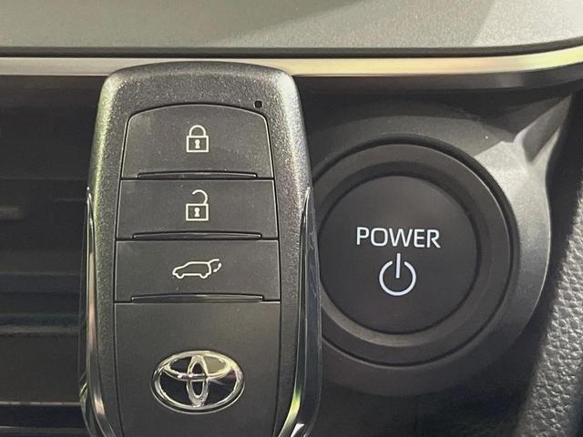 プリウス Ｚ　フルエアロ　バックカメラ　衝突被害軽減システム　レーダークルーズ　禁煙車　電動リアゲート　レザー調シート　前席シートエアコン　パワーシート　コーナーセンサー　スマートキー　ＬＥＤヘッド　ＥＴＣ２．０（7枚目）