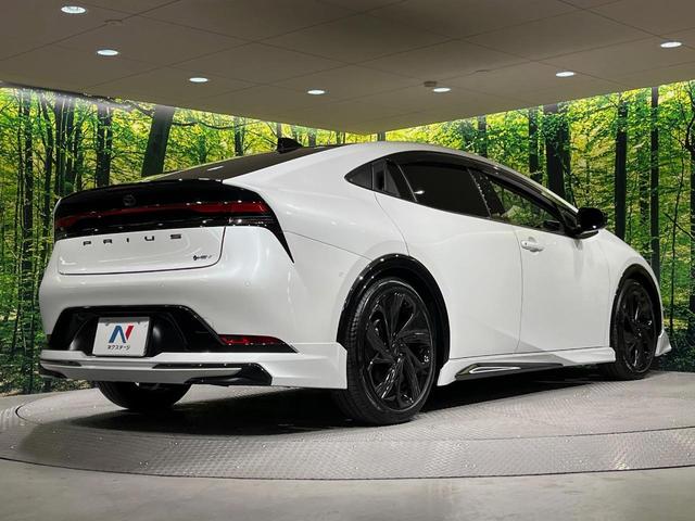 プリウス Ｚ　フルエアロ　バックカメラ　衝突被害軽減システム　レーダークルーズ　禁煙車　電動リアゲート　レザー調シート　前席シートエアコン　パワーシート　コーナーセンサー　スマートキー　ＬＥＤヘッド　ＥＴＣ２．０（17枚目）