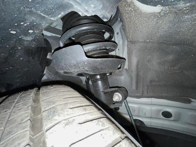 プリウス Ｚ　フルエアロ　バックカメラ　衝突被害軽減システム　レーダークルーズ　禁煙車　電動リアゲート　レザー調シート　前席シートエアコン　パワーシート　コーナーセンサー　スマートキー　ＬＥＤヘッド　ＥＴＣ２．０（20枚目）