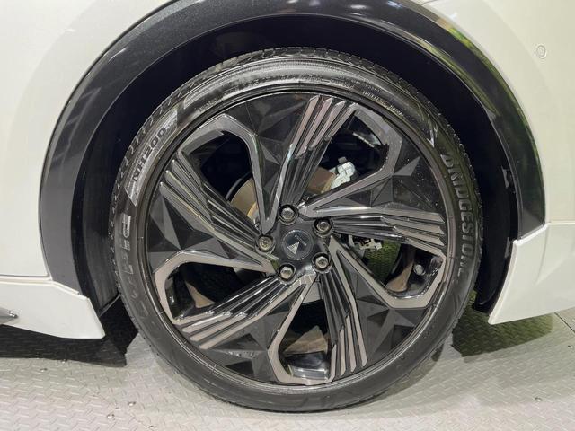 プリウス Ｚ　フルエアロ　バックカメラ　衝突被害軽減システム　レーダークルーズ　禁煙車　電動リアゲート　レザー調シート　前席シートエアコン　パワーシート　コーナーセンサー　スマートキー　ＬＥＤヘッド　ＥＴＣ２．０（24枚目）