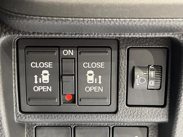 ステップワゴン ｅ：ＨＥＶスパーダ　純正１１．４型ホンダコネクトナビ　登録済未使用車　両側電動ドア　電動リアゲート　後席オットマンシート　シートヒーター　ブラインドスポットモニター　衝突軽減システム　クリアランスソナー　ＬＥＤヘッド（5枚目）