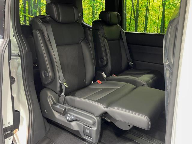 ステップワゴン ｅ：ＨＥＶスパーダ　純正１１．４型ホンダコネクトナビ　登録済未使用車　両側電動ドア　電動リアゲート　後席オットマンシート　シートヒーター　ブラインドスポットモニター　衝突軽減システム　クリアランスソナー　ＬＥＤヘッド（9枚目）