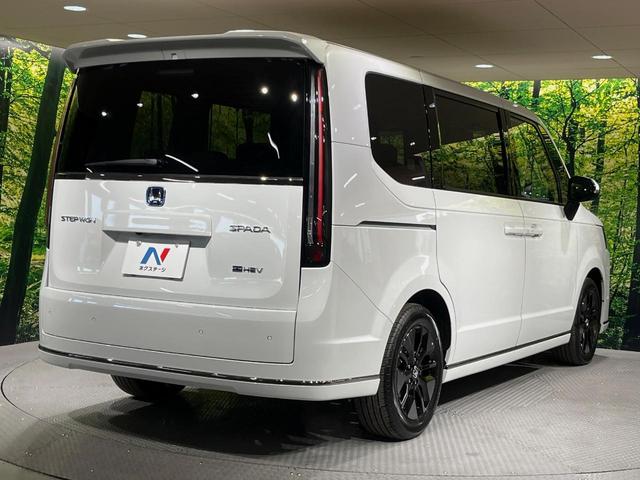 ステップワゴン ｅ：ＨＥＶスパーダ　純正１１．４型ホンダコネクトナビ　登録済未使用車　両側電動ドア　電動リアゲート　後席オットマンシート　シートヒーター　ブラインドスポットモニター　衝突軽減システム　クリアランスソナー　ＬＥＤヘッド（17枚目）