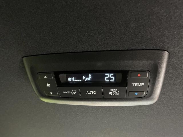 ステップワゴン ｅ：ＨＥＶスパーダ　純正１１．４型ホンダコネクトナビ　登録済未使用車　両側電動ドア　電動リアゲート　後席オットマンシート　シートヒーター　ブラインドスポットモニター　衝突軽減システム　クリアランスソナー　ＬＥＤヘッド（34枚目）