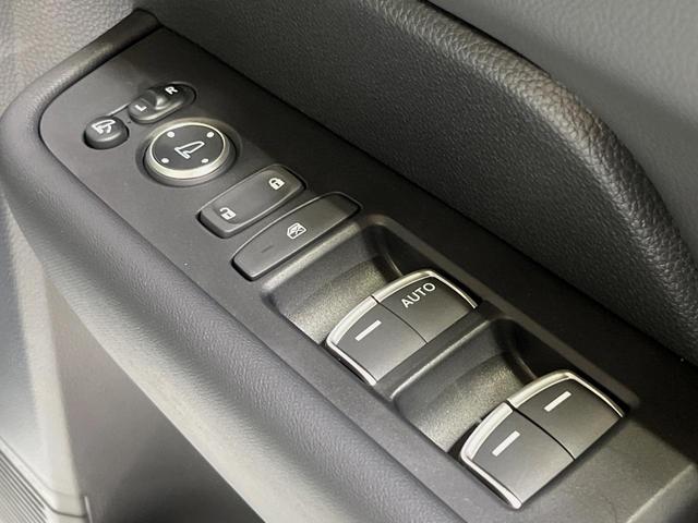 ステップワゴン ｅ：ＨＥＶスパーダ　純正１１．４型ホンダコネクトナビ　登録済未使用車　両側電動ドア　電動リアゲート　後席オットマンシート　シートヒーター　ブラインドスポットモニター　衝突軽減システム　クリアランスソナー　ＬＥＤヘッド（45枚目）