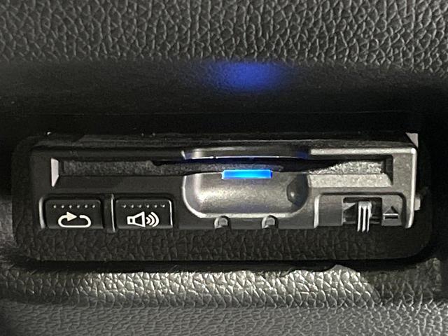 フィット １３Ｇ・Ｆパッケージ　コンフォートエディション　ＳＤナビ　バックカメラ　禁煙車　ＬＥＤヘッドライト　ＥＴＣ　ドライブレコーダー　シートヒーター　フルセグＴＶ　Ｂｌｕｅｔｏｏｔｈ　スマートキー　プッシュスタート　オートエアコン（5枚目）