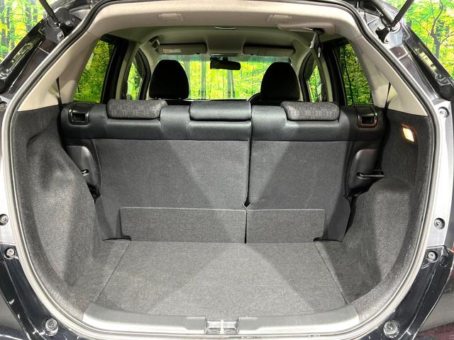 フィット １３Ｇ・Ｆパッケージ　コンフォートエディション　ＳＤナビ　バックカメラ　禁煙車　ＬＥＤヘッドライト　ＥＴＣ　ドライブレコーダー　シートヒーター　フルセグＴＶ　Ｂｌｕｅｔｏｏｔｈ　スマートキー　プッシュスタート　オートエアコン（10枚目）