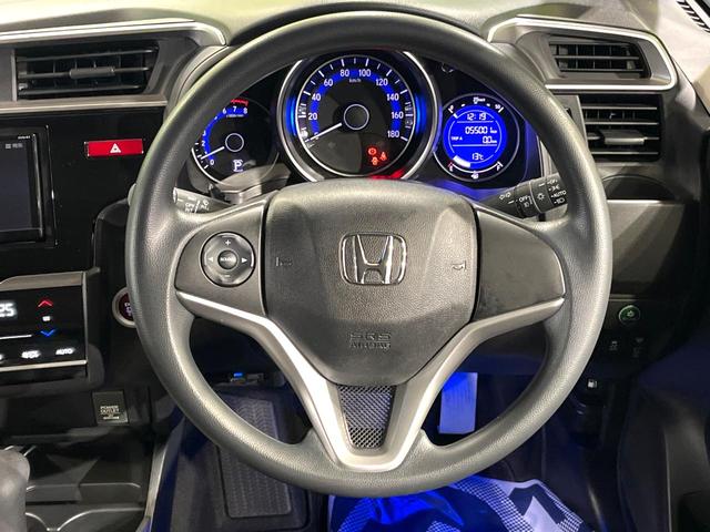フィット １３Ｇ・Ｆパッケージ　コンフォートエディション　ＳＤナビ　バックカメラ　禁煙車　ＬＥＤヘッドライト　ＥＴＣ　ドライブレコーダー　シートヒーター　フルセグＴＶ　Ｂｌｕｅｔｏｏｔｈ　スマートキー　プッシュスタート　オートエアコン（11枚目）