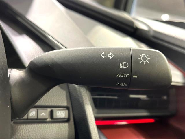 プリウス Ｚ　純正１２．３型ナビ　全周囲カメラ　１００Ｖ電源　２．０ＥＴＣ　電動リアゲート　前席シートエアコン　パワーシート　ドラレコ　コーナーセンサー　スマートキー　ＬＥＤヘッドライト　禁煙車　純正アルミホイール（29枚目）