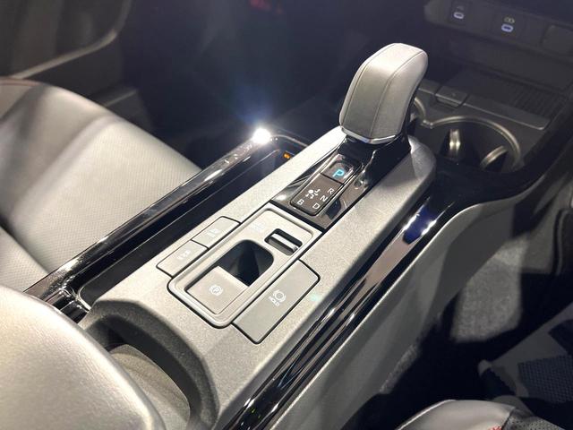 プリウス Ｚ　純正１２．３型ナビ　全周囲カメラ　１００Ｖ電源　２．０ＥＴＣ　電動リアゲート　前席シートエアコン　パワーシート　ドラレコ　コーナーセンサー　スマートキー　ＬＥＤヘッドライト　禁煙車　純正アルミホイール（30枚目）