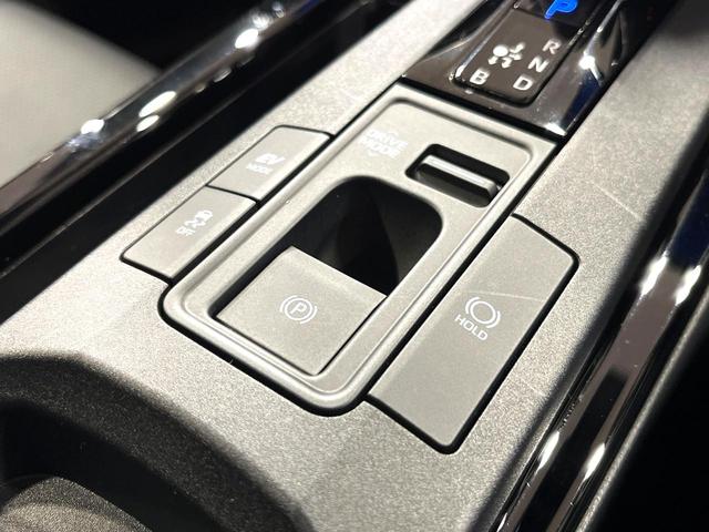 プリウス Ｚ　純正１２．３型ナビ　全周囲カメラ　１００Ｖ電源　２．０ＥＴＣ　電動リアゲート　前席シートエアコン　パワーシート　ドラレコ　コーナーセンサー　スマートキー　ＬＥＤヘッドライト　禁煙車　純正アルミホイール（31枚目）
