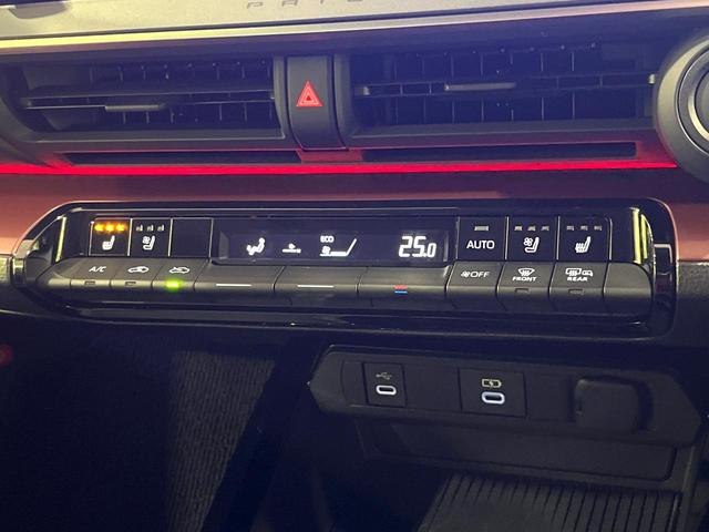 プリウス Ｚ　純正１２．３型ナビ　全周囲カメラ　１００Ｖ電源　２．０ＥＴＣ　電動リアゲート　前席シートエアコン　パワーシート　ドラレコ　コーナーセンサー　スマートキー　ＬＥＤヘッドライト　禁煙車　純正アルミホイール（32枚目）