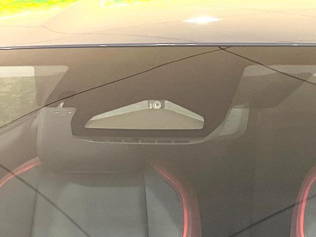 プリウス Ｚ　純正１２．３型ナビ　全周囲カメラ　１００Ｖ電源　２．０ＥＴＣ　電動リアゲート　前席シートエアコン　パワーシート　ドラレコ　コーナーセンサー　スマートキー　ＬＥＤヘッドライト　禁煙車　純正アルミホイール（52枚目）