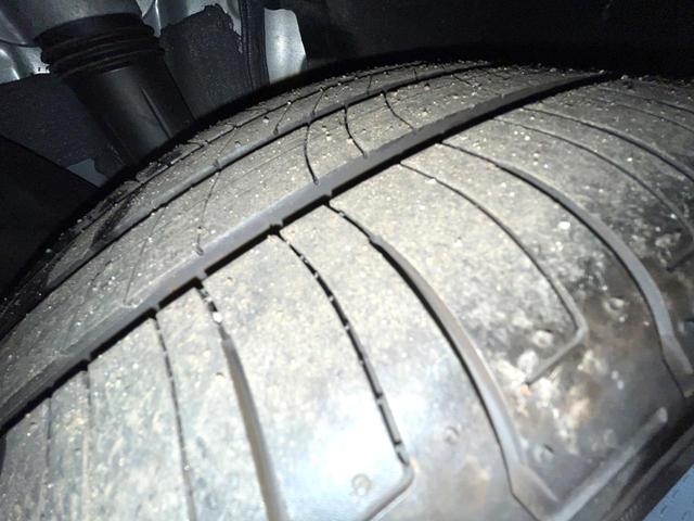 プリウス Ｚ　純正１２．３型ナビ　全周囲カメラ　１００Ｖ電源　２．０ＥＴＣ　電動リアゲート　前席シートエアコン　パワーシート　ドラレコ　コーナーセンサー　スマートキー　ＬＥＤヘッドライト　禁煙車　純正アルミホイール（54枚目）