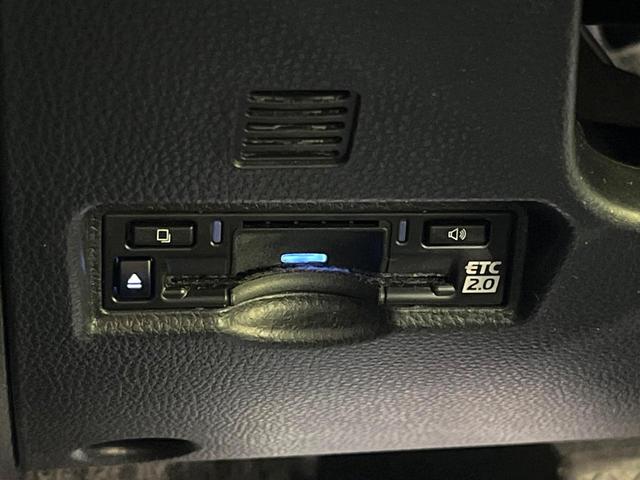 ヴォクシー Ｓ－Ｚ　両側電動ドア　バックカメラ　衝突被害軽減システム　レーダークルーズ　禁煙車　ハーフレザーシート　ドラレコ　コーナーセンサー　スマートキー　ＬＥＤヘッド　ＥＴＣ２．０　純正１７インチアルミ（5枚目）