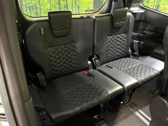 ヴォクシー Ｓ－Ｚ　両側電動ドア　バックカメラ　衝突被害軽減システム　レーダークルーズ　禁煙車　ハーフレザーシート　ドラレコ　コーナーセンサー　スマートキー　ＬＥＤヘッド　ＥＴＣ２．０　純正１７インチアルミ（10枚目）