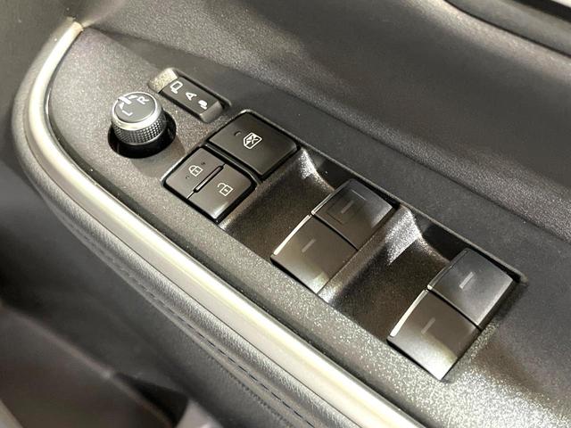 ヴォクシー Ｓ－Ｚ　両側電動ドア　バックカメラ　衝突被害軽減システム　レーダークルーズ　禁煙車　ハーフレザーシート　ドラレコ　コーナーセンサー　スマートキー　ＬＥＤヘッド　ＥＴＣ２．０　純正１７インチアルミ（38枚目）