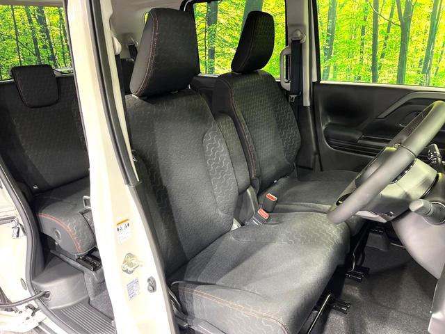 スペーシアギア ハイブリッドＸＺ　届出済未使用車　両側電動ドア　衝突被害軽減システム　コーナーセンサー　スマートキー　ＬＥＤヘッド　ルーフレール　純正１４インチアルミ　オートハイビーム　車線逸脱警報　オートライト　オートエアコン（8枚目）