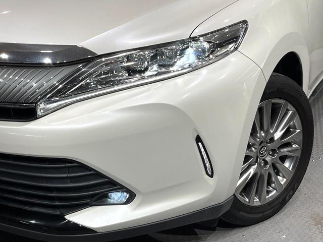 ハリアー プレミアム　純正９型ナビ　バックカメラ　ＥＴＣ　ドラレコ　禁煙車　三眼ＬＥＤヘッド　シーケンシャルウィンカー　電動リアゲート　電子パーキング　パワーシート　クリアランスソナー　衝突軽減　レーダークルーズ（12枚目）