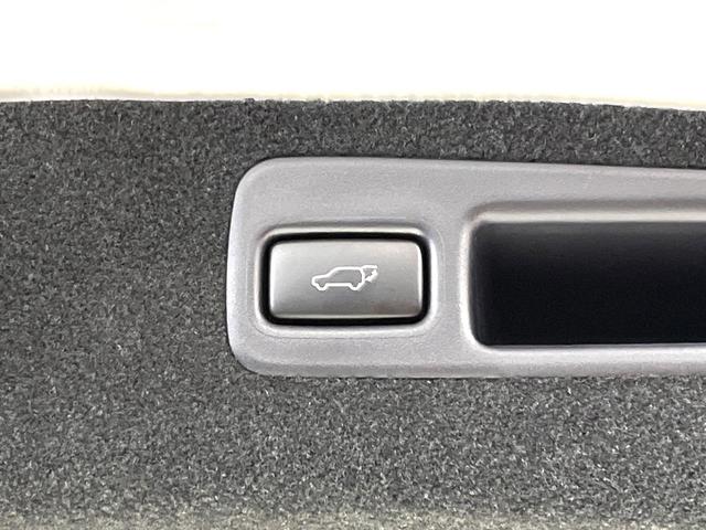 ハリアー プレミアム　純正９型ナビ　バックカメラ　ＥＴＣ　ドラレコ　禁煙車　三眼ＬＥＤヘッド　シーケンシャルウィンカー　電動リアゲート　電子パーキング　パワーシート　クリアランスソナー　衝突軽減　レーダークルーズ（36枚目）