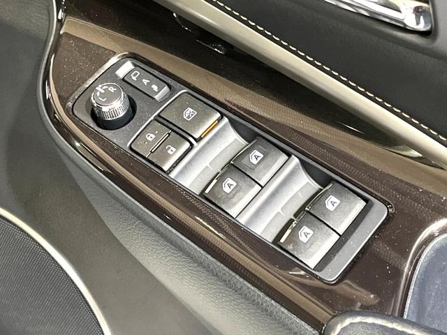 ハリアー プレミアム　純正９型ナビ　バックカメラ　ＥＴＣ　ドラレコ　禁煙車　三眼ＬＥＤヘッド　シーケンシャルウィンカー　電動リアゲート　電子パーキング　パワーシート　クリアランスソナー　衝突軽減　レーダークルーズ（38枚目）