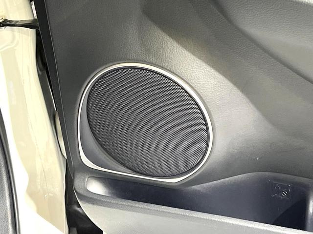 ハリアー プレミアム　純正９型ナビ　バックカメラ　ＥＴＣ　ドラレコ　禁煙車　三眼ＬＥＤヘッド　シーケンシャルウィンカー　電動リアゲート　電子パーキング　パワーシート　クリアランスソナー　衝突軽減　レーダークルーズ（40枚目）