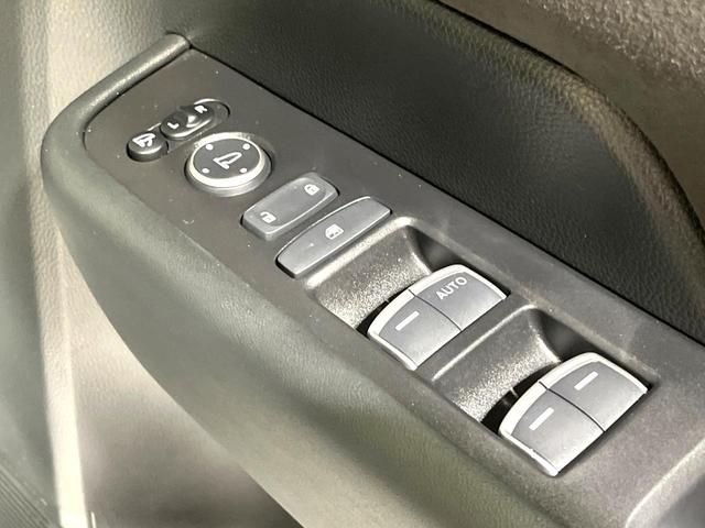 ステップワゴン ｅ：ＨＥＶスパーダ　プレミアムライン　純正１１．４型ナビ　両側電動ドア　全周囲カメラ　衝突被害軽減システム　禁煙車　電動リアゲート　ハーフレザーシート　コーナーセンサー　ＬＥＤヘッド　ビルトインＥＴＣ　純正１７インチアルミ（42枚目）