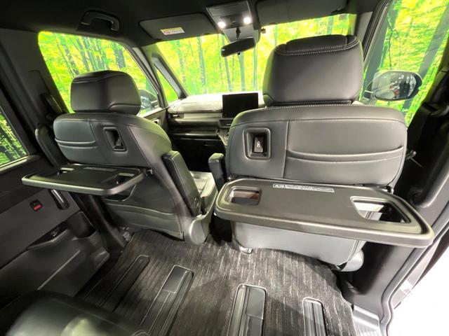 ステップワゴン ｅ：ＨＥＶスパーダ　プレミアムライン　純正１１．４型ナビ　両側電動ドア　全周囲カメラ　衝突被害軽減システム　禁煙車　電動リアゲート　ハーフレザーシート　コーナーセンサー　ＬＥＤヘッド　ビルトインＥＴＣ　純正１７インチアルミ（47枚目）