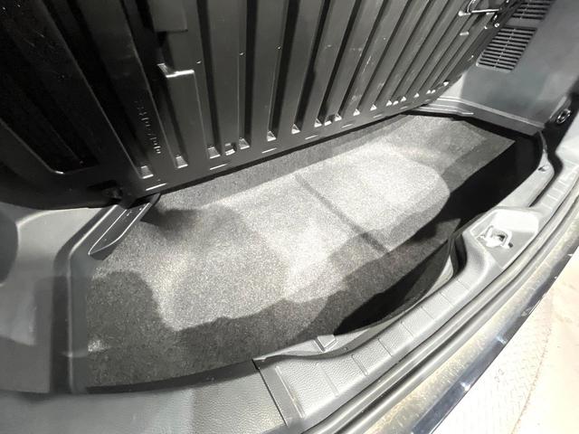 ヴォクシー Ｓ－Ｚ　純正１０．５型ナビ　バックカメラ　両側電動スライドドア　レーダークルーズコントロール　２．０ＥＴＣ　禁煙車　前席シートヒーター　スマートキー　ＬＥＤヘッドライト　フルセグＴＶ　衝突軽減システム（49枚目）