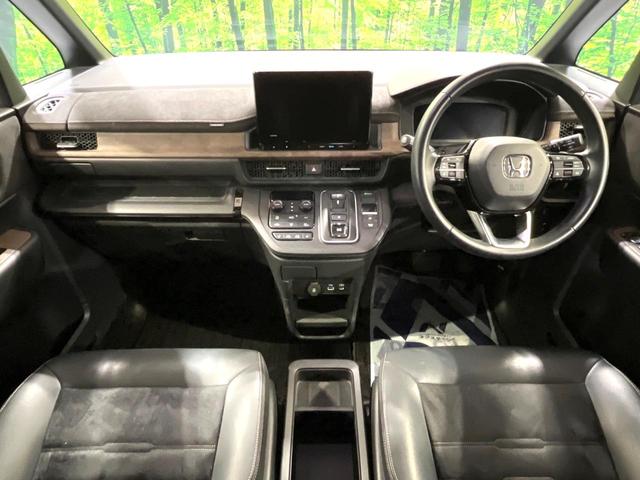 ステップワゴン ｅ：ＨＥＶスパーダ　プレミアムライン　後席モニター　純正１１．４型ナビ　全周囲カメラ　両側電動スライドドア　シートヒーター　禁煙車　スマートキー　ＬＥＤヘッドライト　アダプティブクルーズコントロール　ＥＴＣ　衝突軽減装置（2枚目）