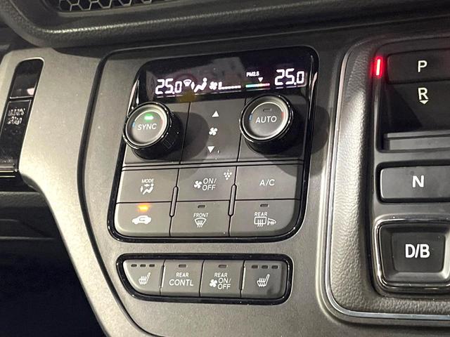 ステップワゴン ｅ：ＨＥＶスパーダ　プレミアムライン　後席モニター　純正１１．４型ナビ　全周囲カメラ　両側電動スライドドア　シートヒーター　禁煙車　スマートキー　ＬＥＤヘッドライト　アダプティブクルーズコントロール　ＥＴＣ　衝突軽減装置（26枚目）