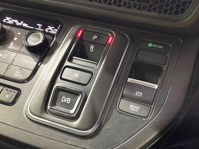 ステップワゴン ｅ：ＨＥＶスパーダ　プレミアムライン　後席モニター　純正１１．４型ナビ　全周囲カメラ　両側電動スライドドア　シートヒーター　禁煙車　スマートキー　ＬＥＤヘッドライト　アダプティブクルーズコントロール　ＥＴＣ　衝突軽減装置（28枚目）