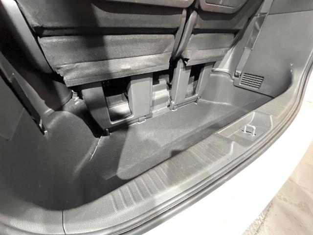 ステップワゴン ｅ：ＨＥＶスパーダ　プレミアムライン　後席モニター　純正１１．４型ナビ　全周囲カメラ　両側電動スライドドア　シートヒーター　禁煙車　スマートキー　ＬＥＤヘッドライト　アダプティブクルーズコントロール　ＥＴＣ　衝突軽減装置（44枚目）