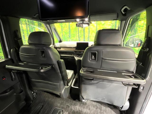 ステップワゴン ｅ：ＨＥＶスパーダ　プレミアムライン　後席モニター　純正１１．４型ナビ　全周囲カメラ　両側電動スライドドア　シートヒーター　禁煙車　スマートキー　ＬＥＤヘッドライト　アダプティブクルーズコントロール　ＥＴＣ　衝突軽減装置（50枚目）