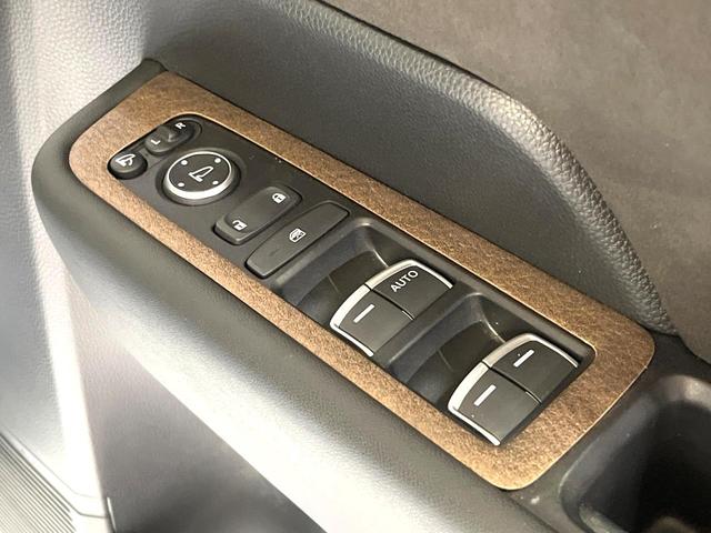 ステップワゴン ｅ：ＨＥＶスパーダ　プレミアムライン　後席モニター　純正１１．４型ナビ　全周囲カメラ　両側電動スライドドア　シートヒーター　禁煙車　スマートキー　ＬＥＤヘッドライト　アダプティブクルーズコントロール　ＥＴＣ　衝突軽減装置（54枚目）