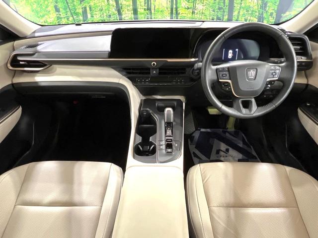 クラウンクロスオーバー Ｇレザーパッケージ　４ＷＤ　１２．３インチ純正ナビ　バックカメラ　衝突被害軽減システム　レーダークルーズ　レザーシート　前席シートエアコン　ドラレコ　スマートキー　ＬＥＤヘッド　ビルトインＥＴＣ　純正２１インチアルミ（2枚目）