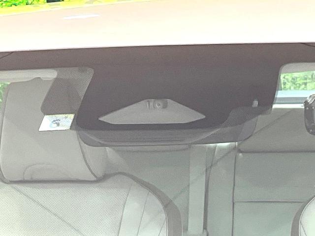 クラウンクロスオーバー Ｇレザーパッケージ　４ＷＤ　１２．３インチ純正ナビ　バックカメラ　衝突被害軽減システム　レーダークルーズ　レザーシート　前席シートエアコン　ドラレコ　スマートキー　ＬＥＤヘッド　ビルトインＥＴＣ　純正２１インチアルミ（5枚目）