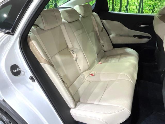 クラウンクロスオーバー Ｇレザーパッケージ　４ＷＤ　１２．３インチ純正ナビ　バックカメラ　衝突被害軽減システム　レーダークルーズ　レザーシート　前席シートエアコン　ドラレコ　スマートキー　ＬＥＤヘッド　ビルトインＥＴＣ　純正２１インチアルミ（9枚目）