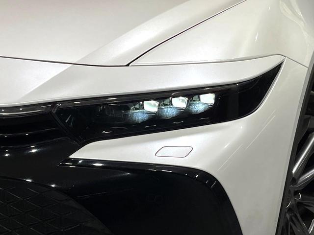 クラウンクロスオーバー Ｇレザーパッケージ　４ＷＤ　１２．３インチ純正ナビ　バックカメラ　衝突被害軽減システム　レーダークルーズ　レザーシート　前席シートエアコン　ドラレコ　スマートキー　ＬＥＤヘッド　ビルトインＥＴＣ　純正２１インチアルミ（12枚目）