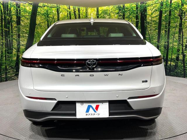 クラウンクロスオーバー Ｇレザーパッケージ　４ＷＤ　１２．３インチ純正ナビ　バックカメラ　衝突被害軽減システム　レーダークルーズ　レザーシート　前席シートエアコン　ドラレコ　スマートキー　ＬＥＤヘッド　ビルトインＥＴＣ　純正２１インチアルミ（15枚目）