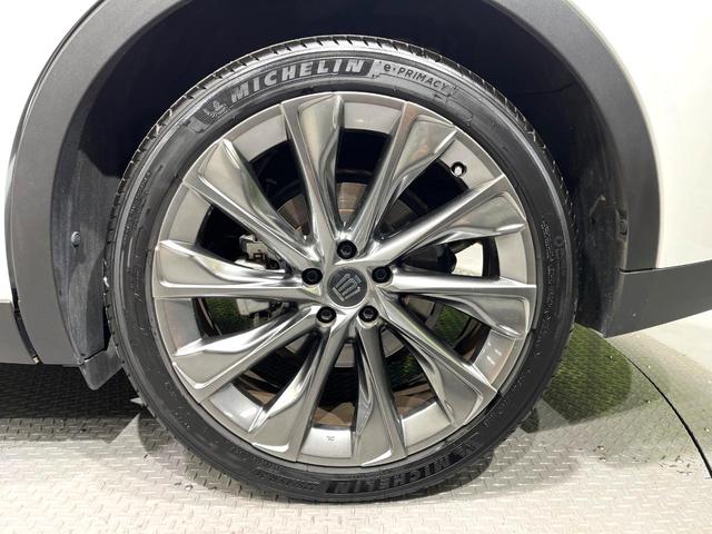 クラウンクロスオーバー Ｇレザーパッケージ　４ＷＤ　１２．３インチ純正ナビ　バックカメラ　衝突被害軽減システム　レーダークルーズ　レザーシート　前席シートエアコン　ドラレコ　スマートキー　ＬＥＤヘッド　ビルトインＥＴＣ　純正２１インチアルミ（52枚目）