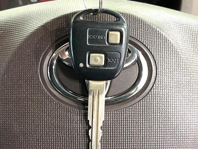 パッソ X 禁煙車 CD 横滑り防止装置 電動格納ドアミラー ヘッドライトレベライザー ドアバイザー コーナーセンサー(7枚目)