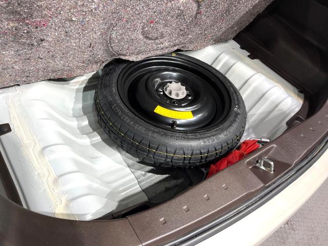 パッソ X 禁煙車 CD 横滑り防止装置 電動格納ドアミラー ヘッドライトレベライザー ドアバイザー コーナーセンサー(41枚目)