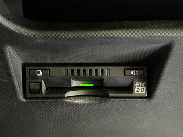 ライズ Ｚ　ハイブリッド　純正９型ナビ　全周囲カメラ　禁煙車　衝突軽減システム　レーダークルーズ　シーケンシャルウィンカー　シートヒーター　電子パーキング　ＥＴＣ　ドライブレコーダー　ステアリングスイッチ（6枚目）