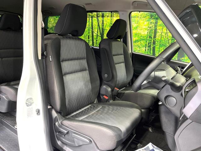 セレナ ハイウェイスターＶ　純正１０型ナビ　全周囲カメラ　ハンズフリー両側電動ドア　衝突軽減システム　禁煙車　ブラインドスポットモニター　リアオートエアコン　クルーズコントロール　ＥＴＣ　クリアランスソナー（8枚目）