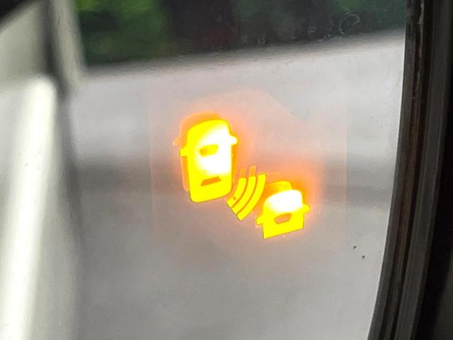 セレナ ハイウェイスターＶ　純正１０型ナビ　全周囲カメラ　ハンズフリー両側電動ドア　衝突軽減システム　禁煙車　ブラインドスポットモニター　リアオートエアコン　クルーズコントロール　ＥＴＣ　クリアランスソナー（55枚目）