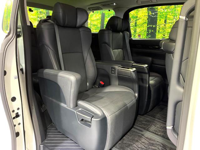 アルファード ２．５Ｓ　Ｃパッケージ　サンルーフ　後席モニター　ブラインドスポットモニター　デジタルインナーミラー　９型ナビ付ディスプレイオーディオ　フルセグＴＶ　三眼ＬＥＤヘッド　シーケンシャルウィンカー　シートエアコン　禁煙車（40枚目）