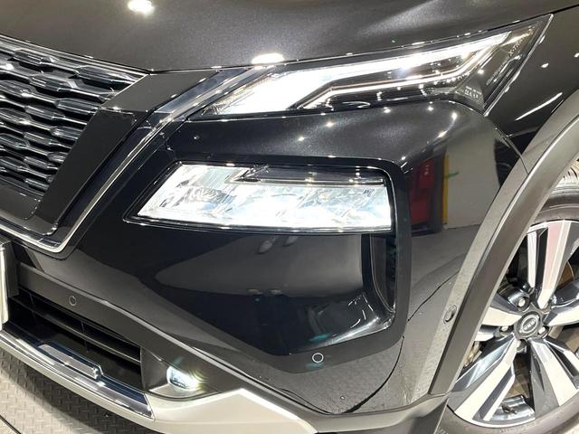 エクストレイル Ｇ　ｅ－４ＯＲＣＥ　４ＷＤ　全周囲カメラ　１００Ｖ電源　衝突被害軽減システム　禁煙車　電動リアゲート　レザーシート　全席シートヒーター　コーナーセンサー　スマートキー　ＬＥＤヘッド　ＥＴＣ２．０　純正１９インチアルミ（12枚目）